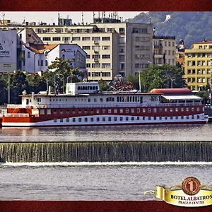 Úszó hotel Albatros, Prága
