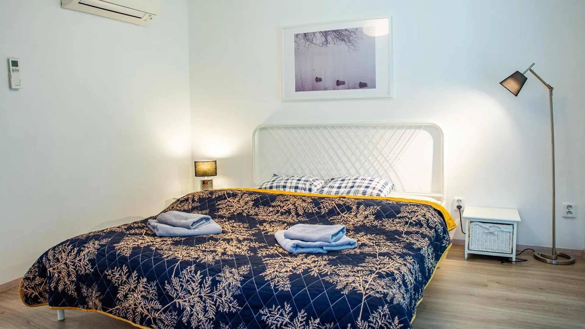 Hotel Houseboat Benjamin - Houseboats Benjamin & Franklin Praha Botel